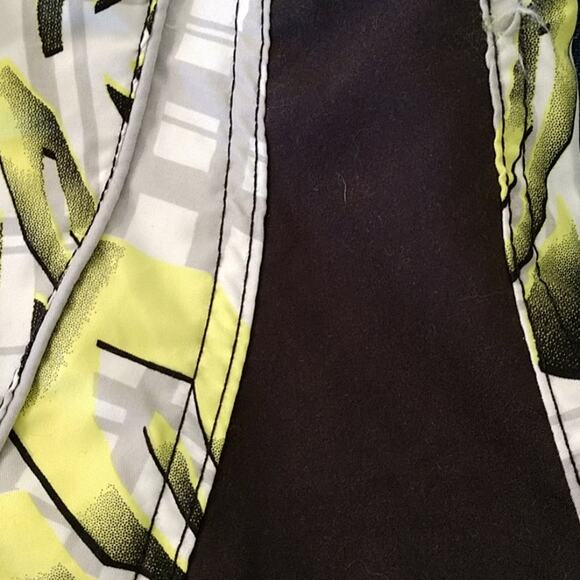 Mad Iguana Boys Swim Trunks size Medium - Picture 8 of 9
